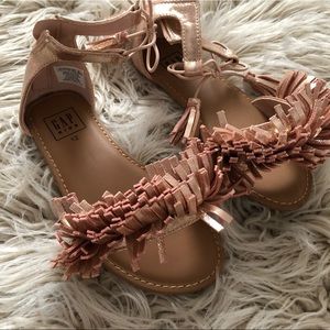 💥sold 💥 NWOT gap sandals